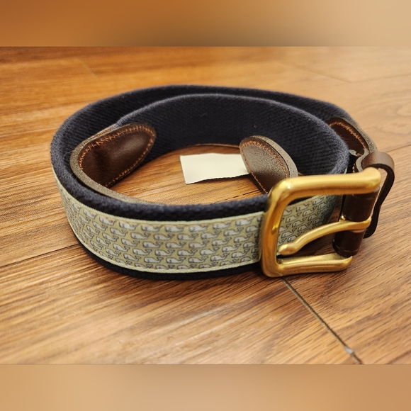 Vineyard Vines Whale Canvas Club Leather Belt - Picture 2 of 5